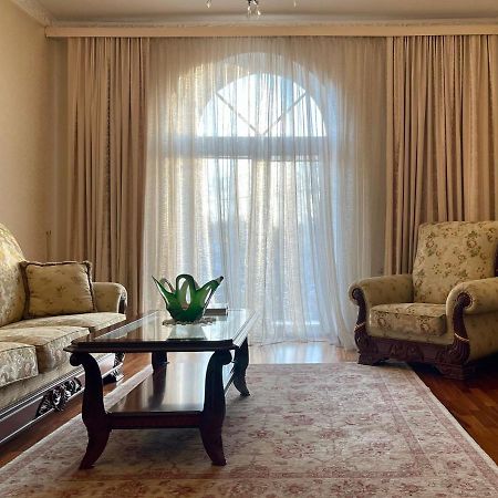 Classy Apartment In Good Neighbourhood Рига Екстериор снимка
